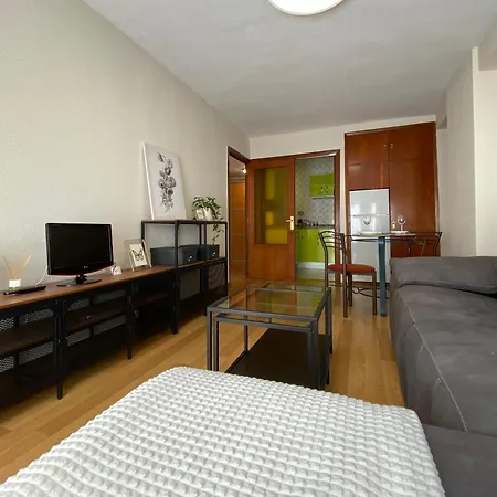 Boutique Valbuena By Aroom Laboral, Académica O Médica * León